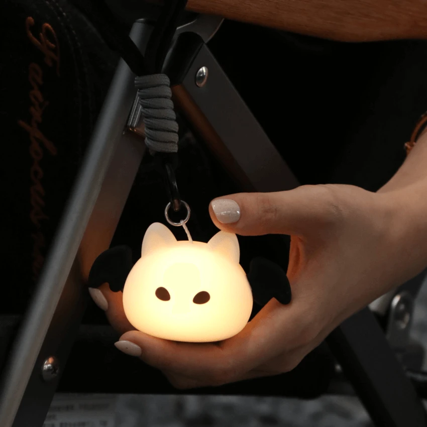 Amazon's best-selling bat night light pendant